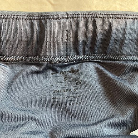 NWOT Brooks Sherpa 3in Split Men's Running Shorts Small - Picture 9 of 9
